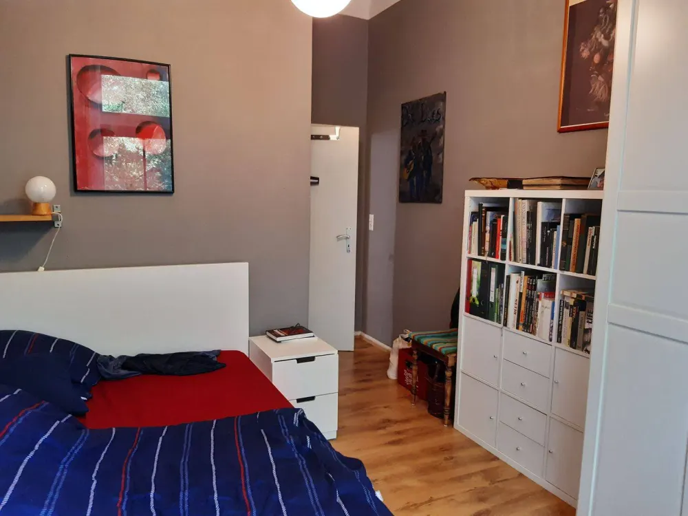 Helle 2- Zimmer Altbauwohnung mit Balkon in Hastedt