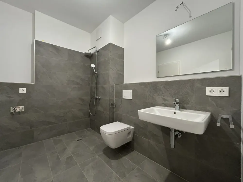 **Erstbezug** Gemütliche 2-Raum-Wohnung mit Terrasse in Dresden-Friedrichstadt