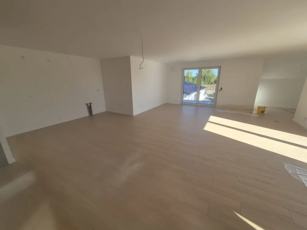 ATTENTION - 4 Z. Maisonette-Wohnung mit 2 Balkon und EBK #14