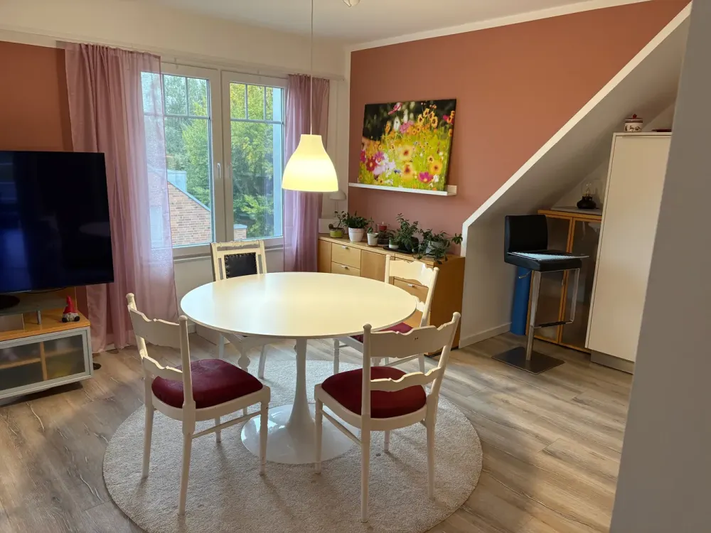 High-Quality Apartment Above the Roofs of Rinkerode