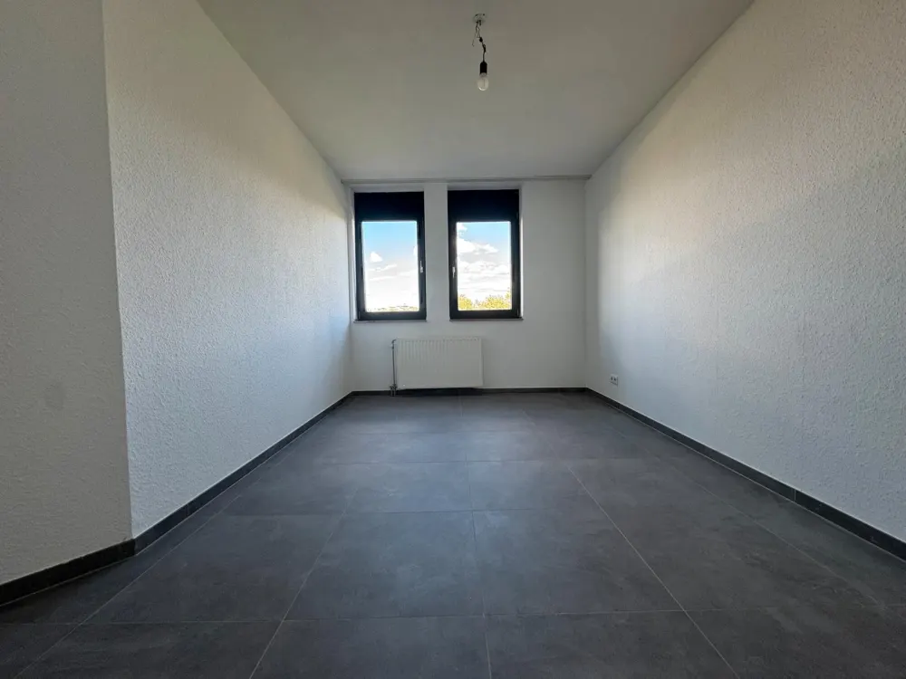 *Renovierte 2-Zimmer Wohnung in Frankenforst mit Schlossblick*