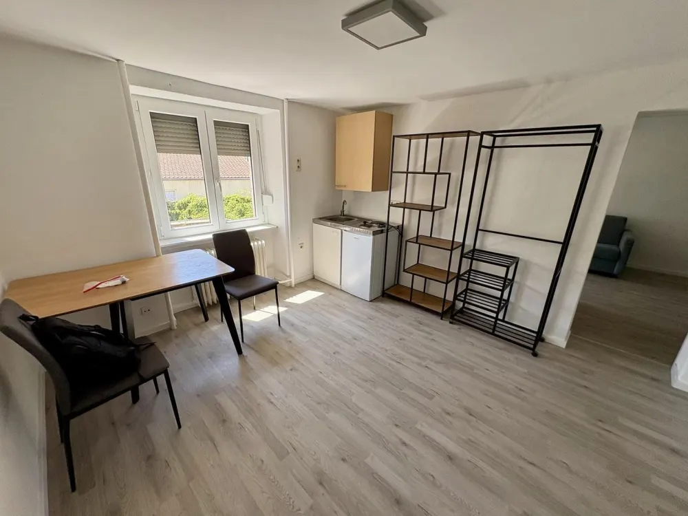 Renovierte und teilmöblierte 2-Zimmerwohnung in top Lage, nähe Berger Straße!