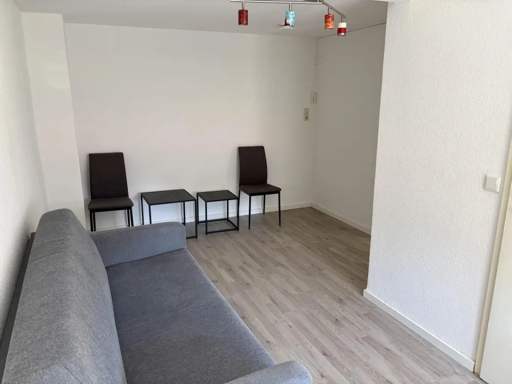 Renovierte und teilmöblierte 2-Zimmerwohnung in top Lage, nähe Berger Straße!