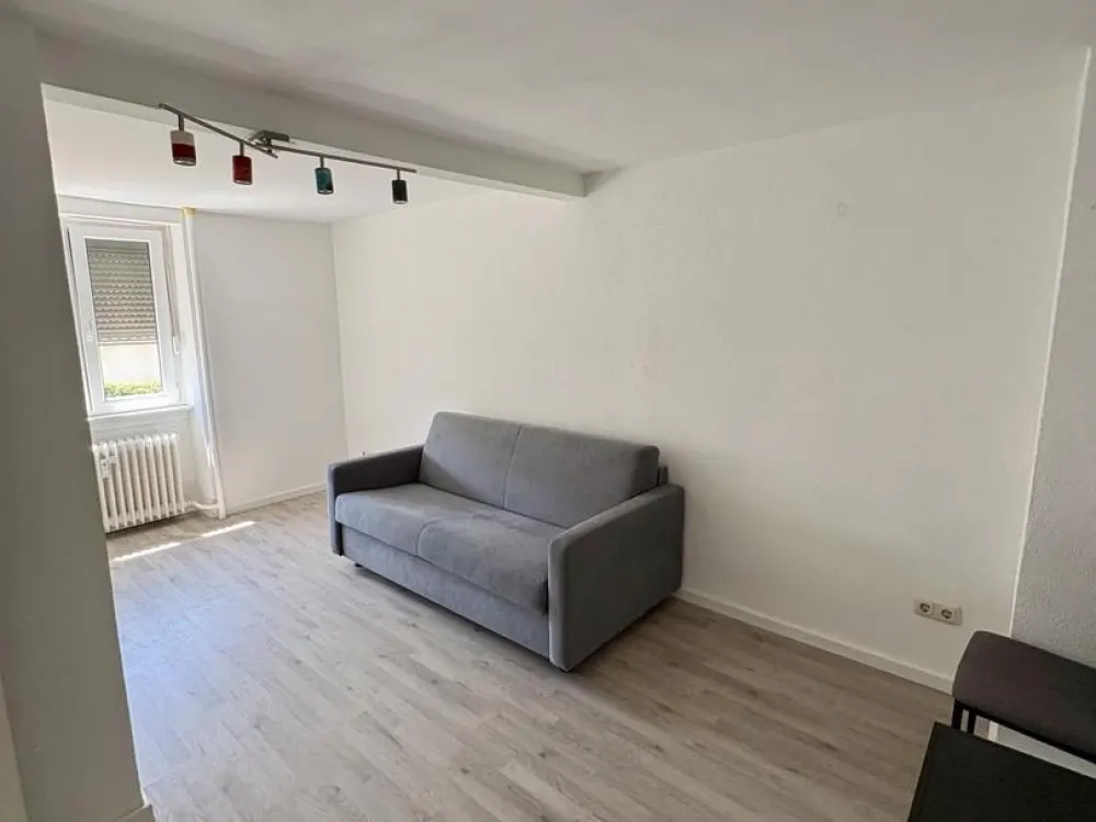 Renovierte und teilmöblierte 2-Zimmerwohnung in top Lage, nähe Berger Straße!