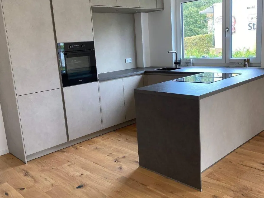 LUXURIÖSER NEUBAU - BESTLAGE LAUFAMHOLZ
