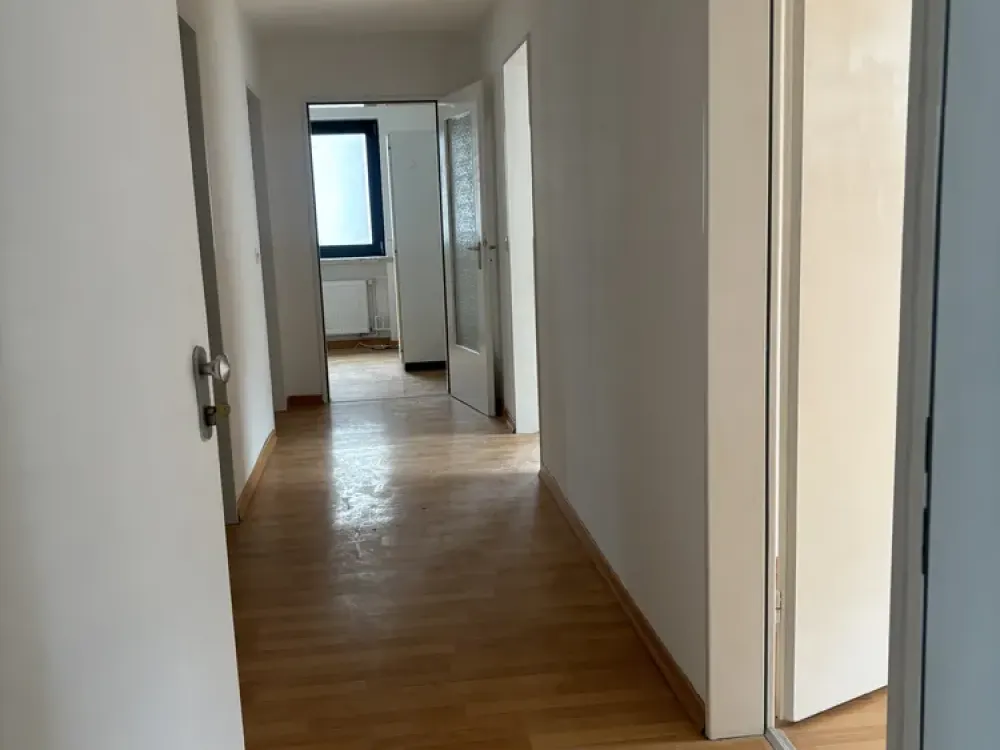 3-Zimmer-Wohnung mit Balkon, separatem Eingang und eigenem Kellerbereich in Hannover-Kirchrode