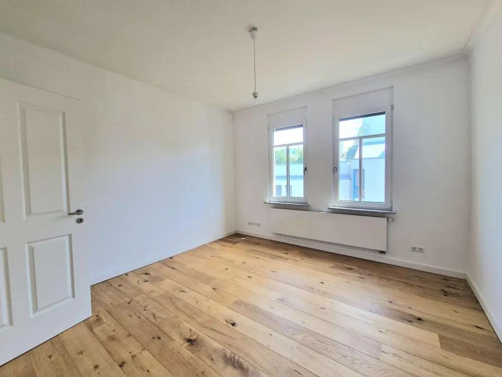 Stilvolle 3-Zimmer-Wohnung mit Wintergarten und hochwertiger Ausstattung