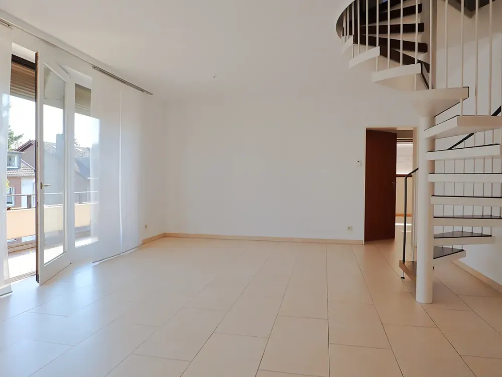 Centrally Located 4-Room Maisonette Apartment