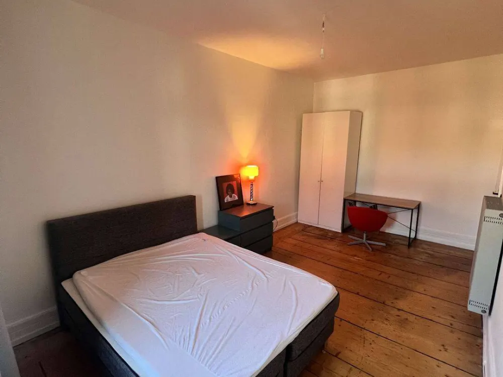 NORDEND: Möbliertes WG Zimmer mit Top Anbindung! Perfekt für Studenten