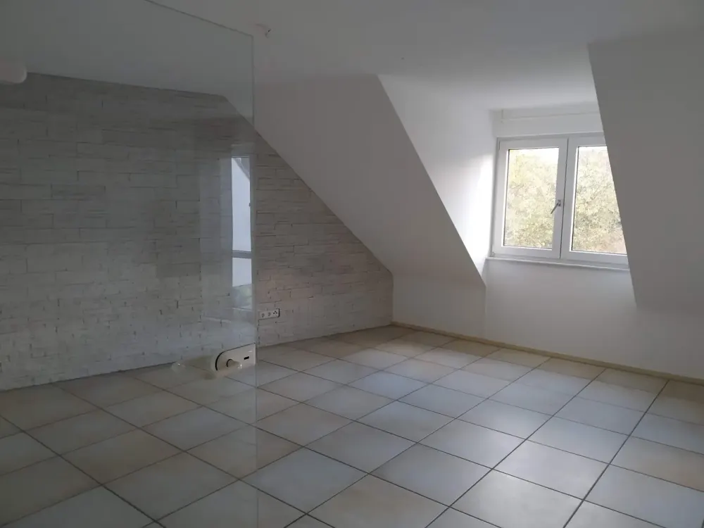 3-Zimmer-Maisonette-Wohnung mit Balkon und EBK in Hürth Kendenich