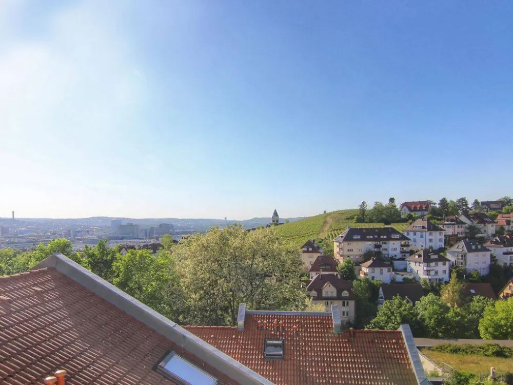 3-Zimmer-DG-Wohnung (103 m²) mit EBK, Klimaanlage, Terrasse, Garten und ebenerdigem Zugang
