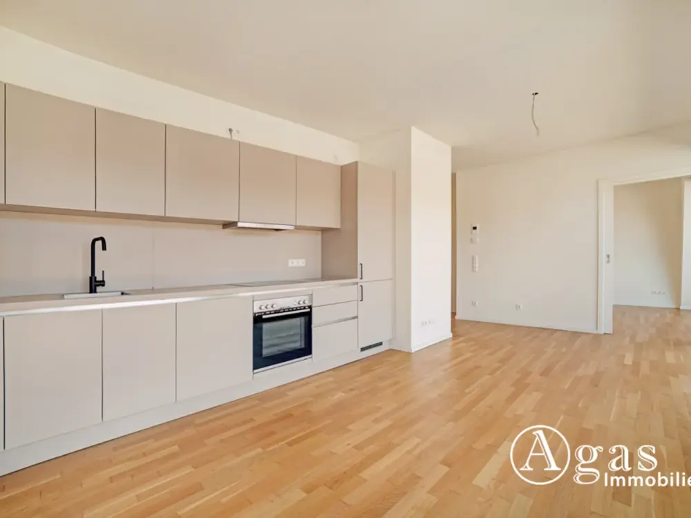 Sonnenbalkon! Offen geschnittene 3 Zimmer Wohnung mit ca. 61m², EBK und Weitblick in Berlin-Mitte!