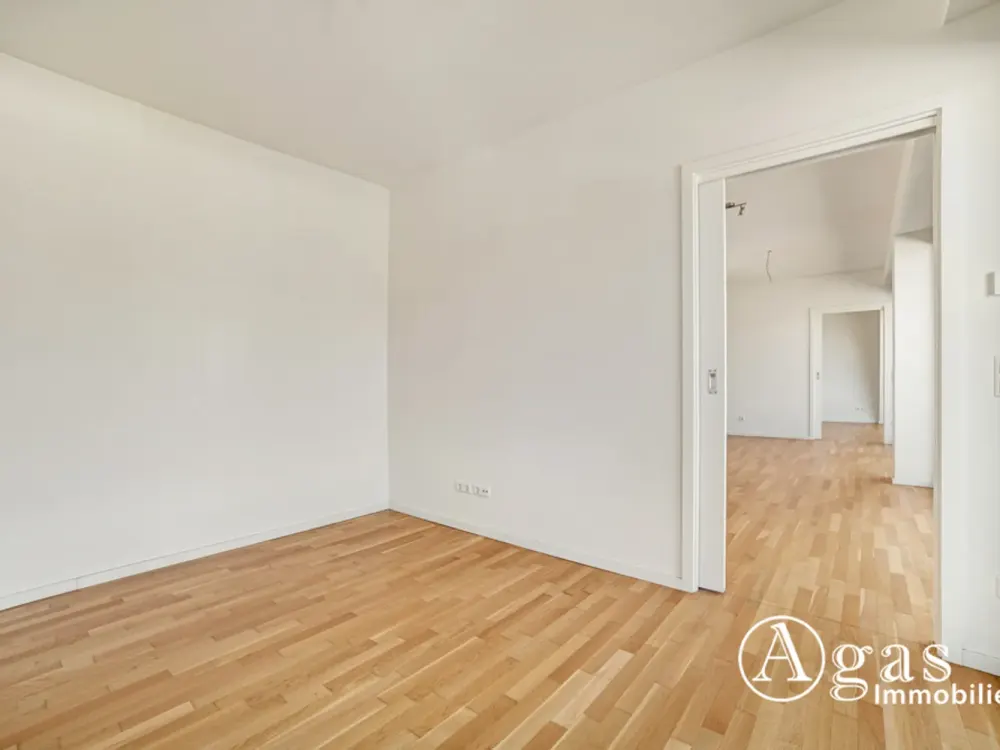 Sonnenbalkon! Offen geschnittene 3 Zimmer Wohnung mit ca. 61m², EBK und Weitblick in Berlin-Mitte!