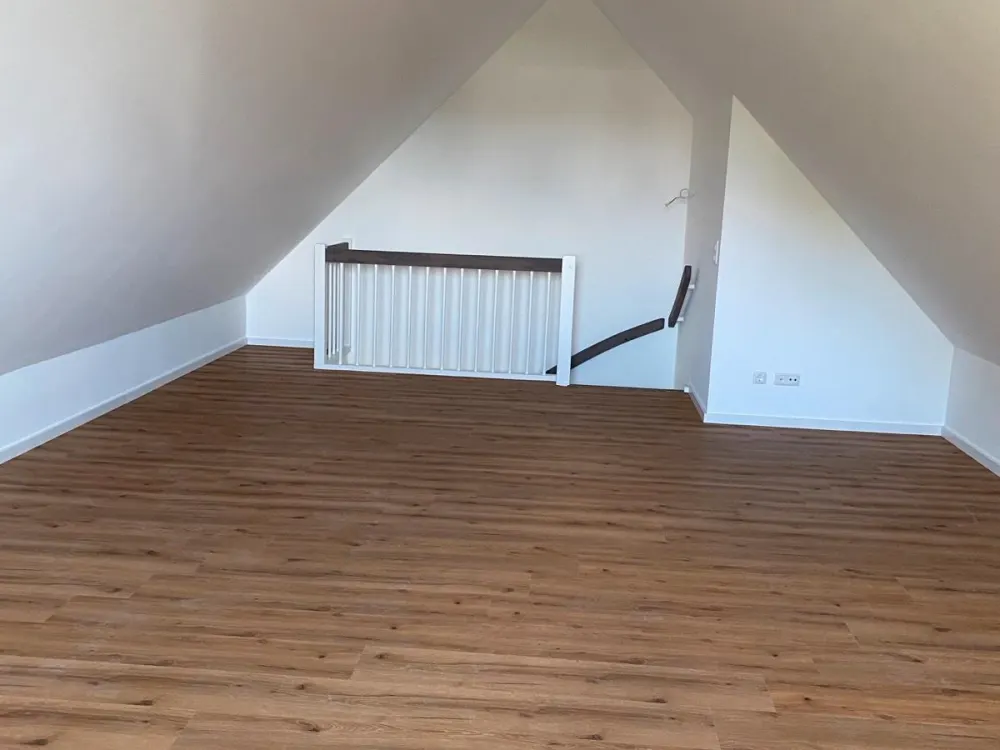 neuwertige Maisonettewohnung in ruhiger Wohnanlage, Bj. 2024