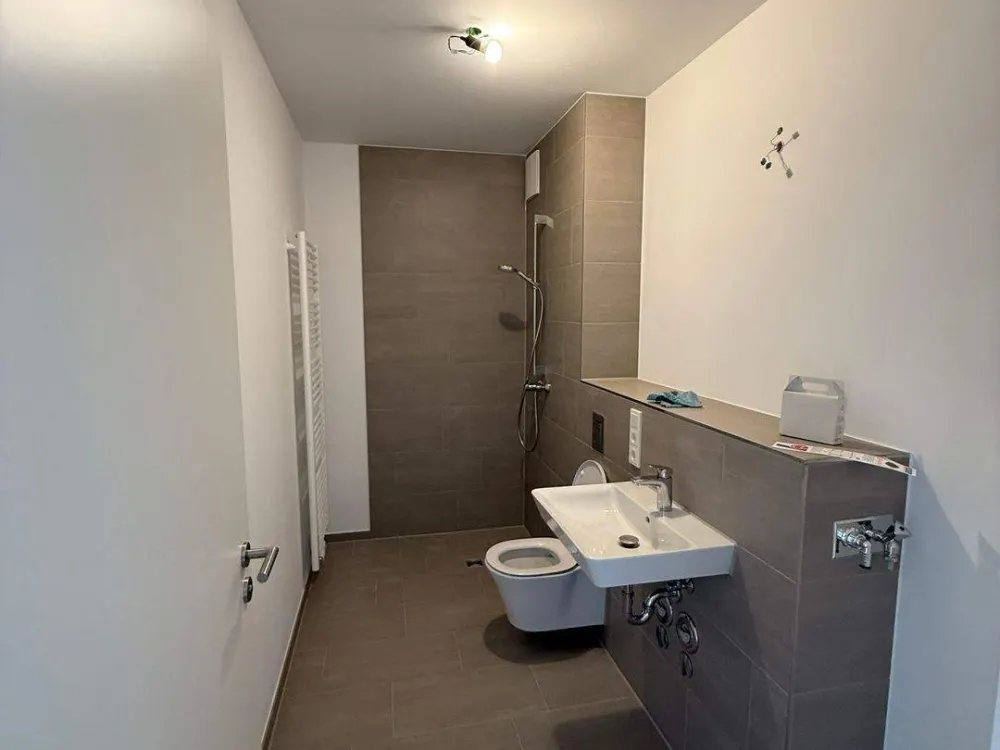 2-Zimmer-Neubau, zentral, Penthouse, 4. OG, Erstbezug, ruhige Lage im Hinterhof