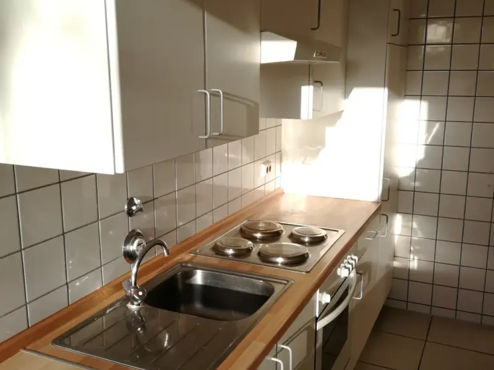 hübsche 2-Zi-Whg. mit Balkon - Besichtigung auf Anfrage -