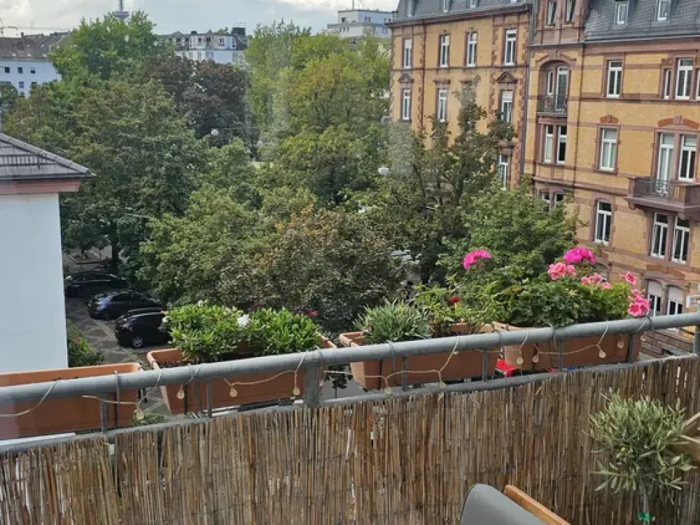 Helle Wohnung mit Balkon im Nordend-Ost
