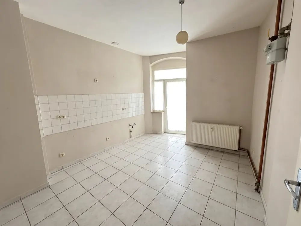 Living by the Park: Spacious 4-Room Apartment in Nuremberg / Suitable for Shared Flat / Near U1