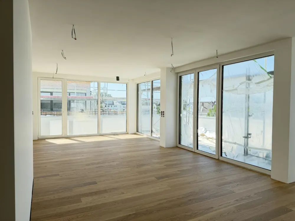Penthouse 3-Zimmer-Neubau, Erstbezug, Aufzug, Tiefgarage, Geothermie-Wärmepumpe und Kühlung