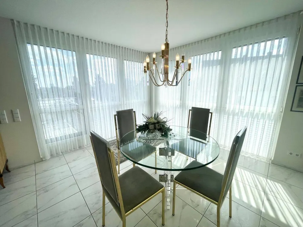 Moderne 3-Zimmer-Mietwohnung mit Balkon und Tiefgaragen-Duplex-Stellplatz in Nürnberg-Erlenstegen!