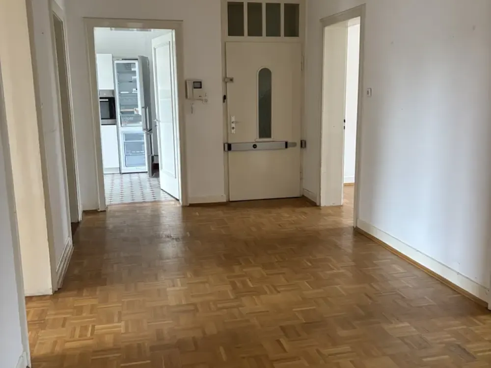 SELTENE GELEGENHEIT, Do-City SÜD, großzügige 5-Zimmer Altbau WE, Parkett, hohe Decken, Einbauküche