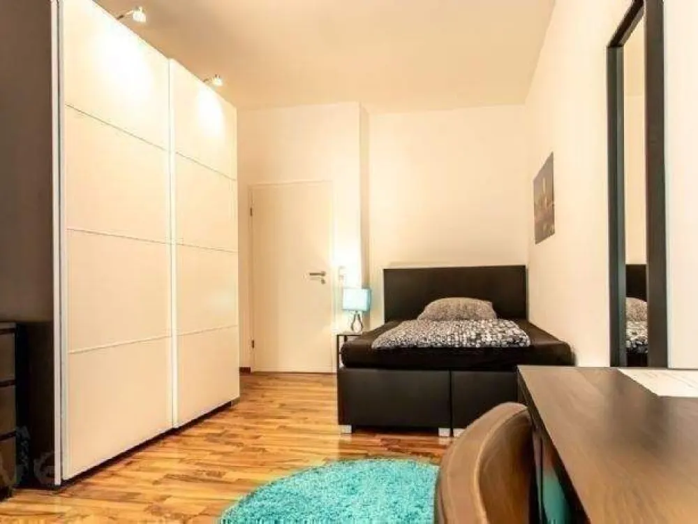 Ab 15.10.2026 - modern möbliertes Zimmer in 3er WG - direkt am Hauptbahnhof