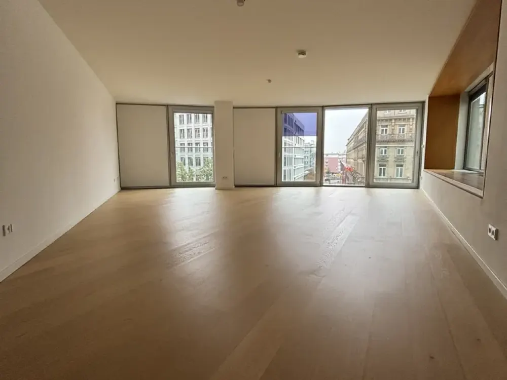 Commerzbanktower | lichtdurchflutete Wohnung | Bis Ende 2028