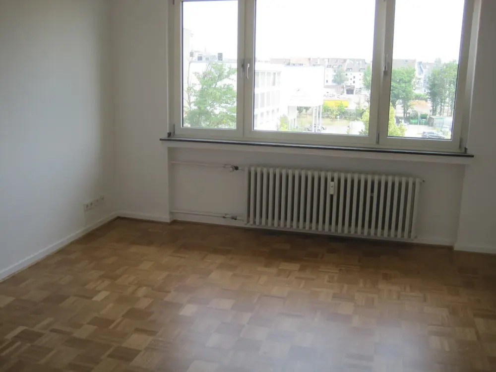 3-Zi.Whg, D-Unterbilk, renoviert, Parkett, großzügige Wohnküche, Balkon, 4.Etage ohne Aufzug