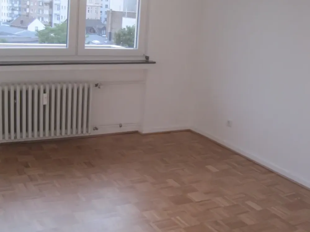 3-Zi.Whg, D-Unterbilk, renoviert, Parkett, großzügige Wohnküche, Balkon, 4.Etage ohne Aufzug