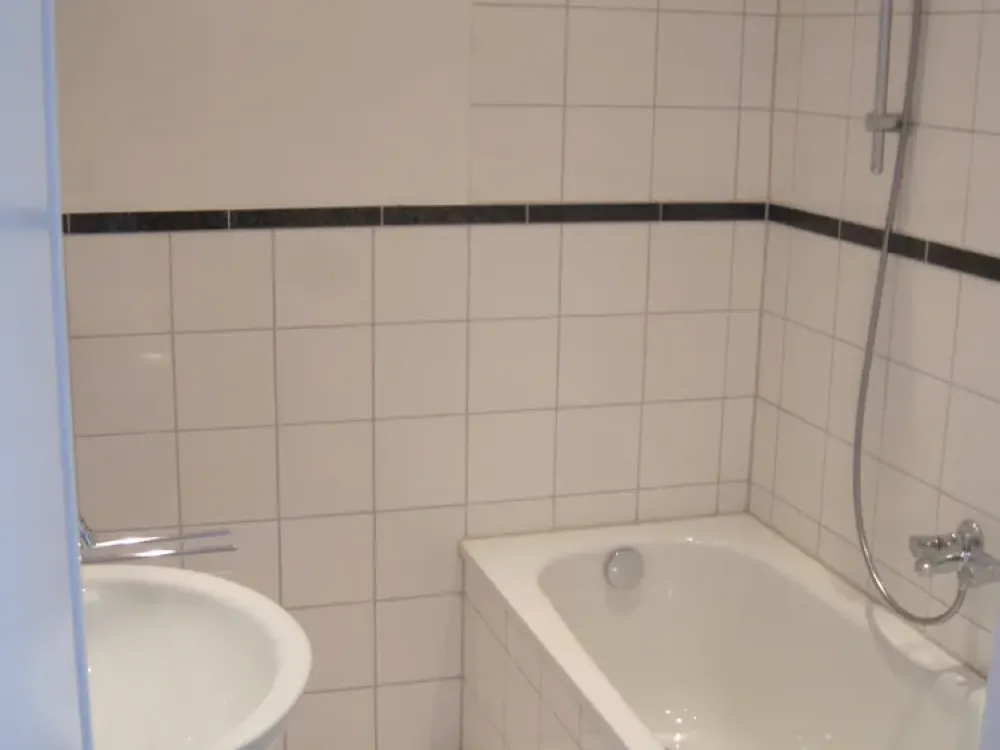 3-Zi.Whg, D-Unterbilk, renoviert, Parkett, großzügige Wohnküche, Balkon, 4.Etage ohne Aufzug