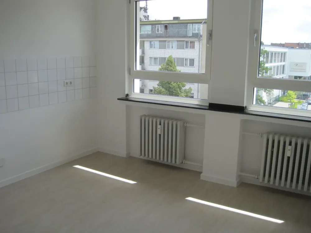 3-Zi.Whg, D-Unterbilk, renoviert, Parkett, großzügige Wohnküche, Balkon, 4.Etage ohne Aufzug
