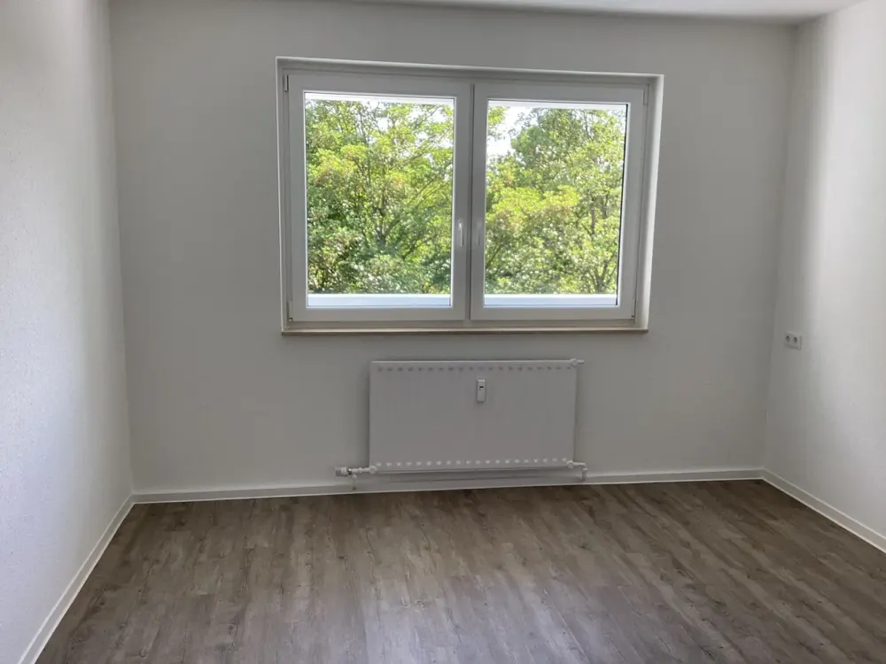 Move In and Feel at Home: Well-Designed 3-Room Apartment