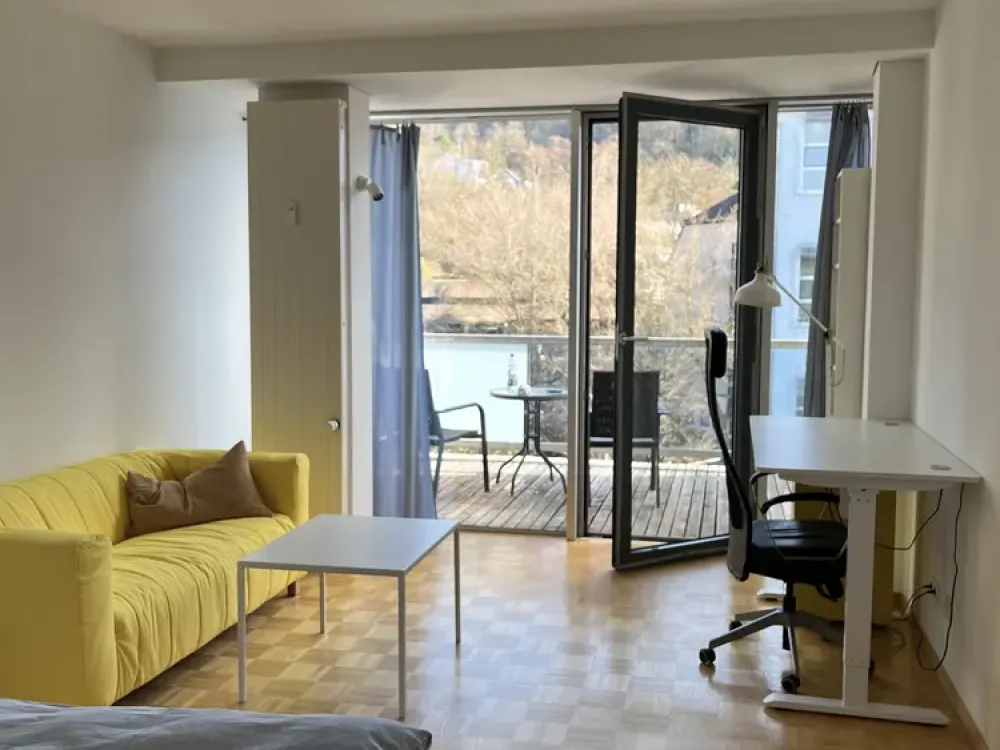 Helle 1,5-Zimmer Wohnung möbliert mit Balkon in Stuttgart