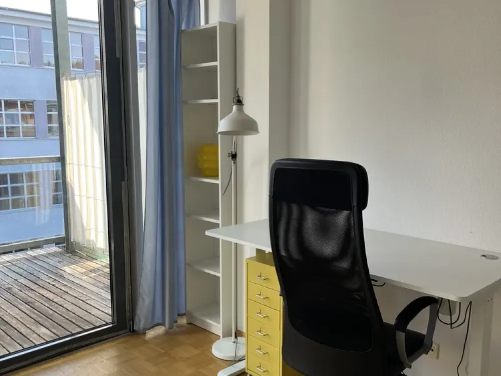Helle 1,5-Zimmer Wohnung möbliert mit Balkon in Stuttgart
