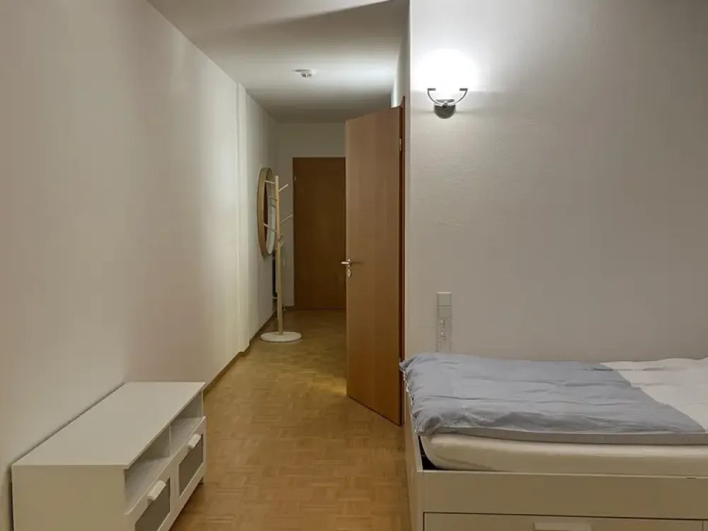 Helle 1,5-Zimmer Wohnung möbliert mit Balkon in Stuttgart