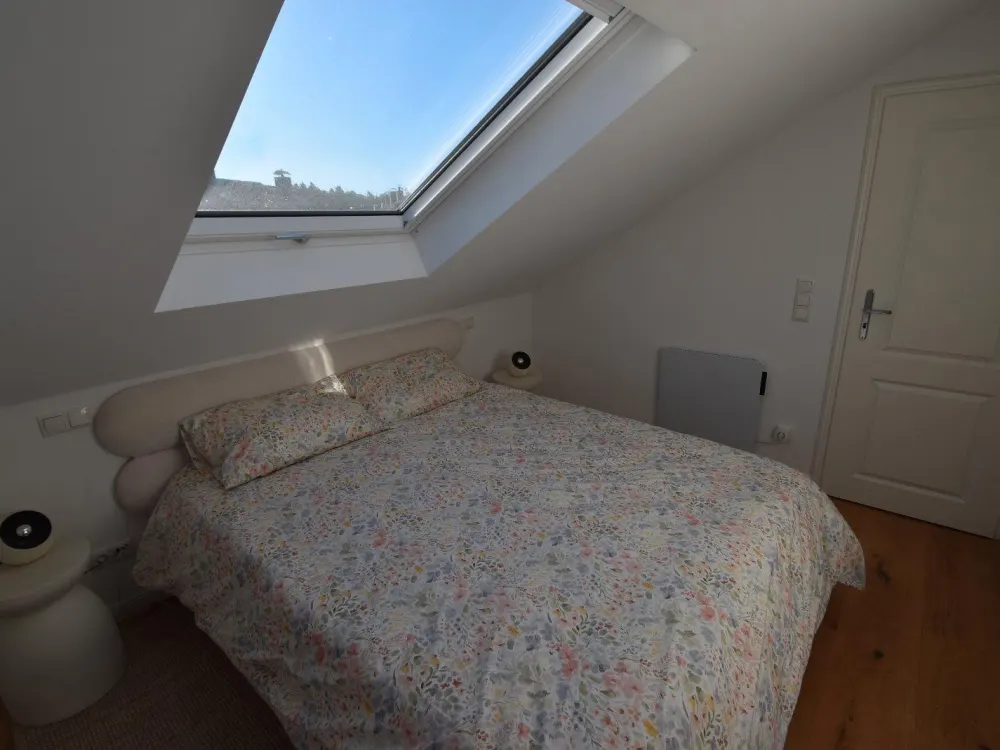Top Möblierte 3 Zimmer Dachgeschoß Wohnung mit Balkon