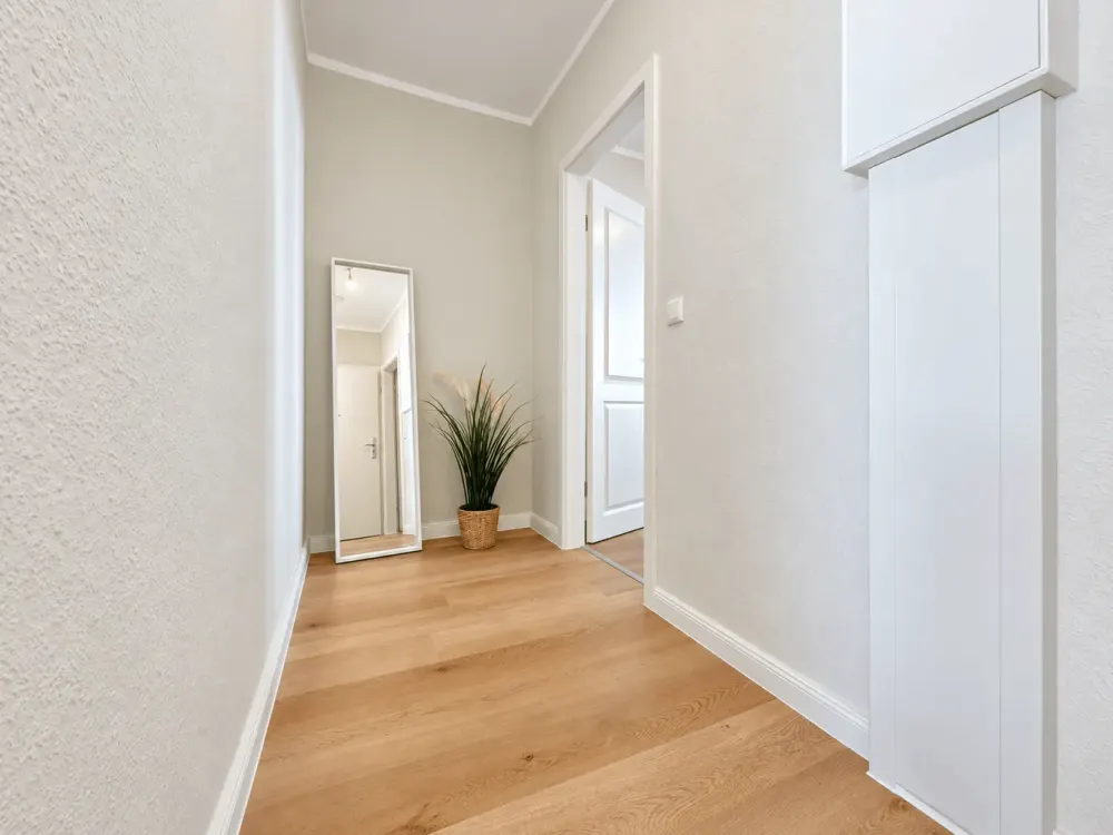 Erstbezug nach Sanierung: 2-Zimmer-Wohnung mit Einbauküche & PKW-Stellplatz