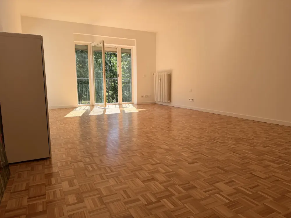 großzügige 3-Zimmer Wohnung mit Isarblick Nähe Englischer Garten