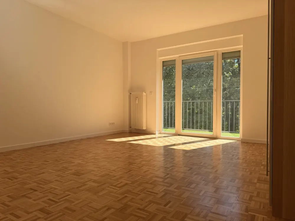 großzügige 3-Zimmer Wohnung mit Isarblick Nähe Englischer Garten