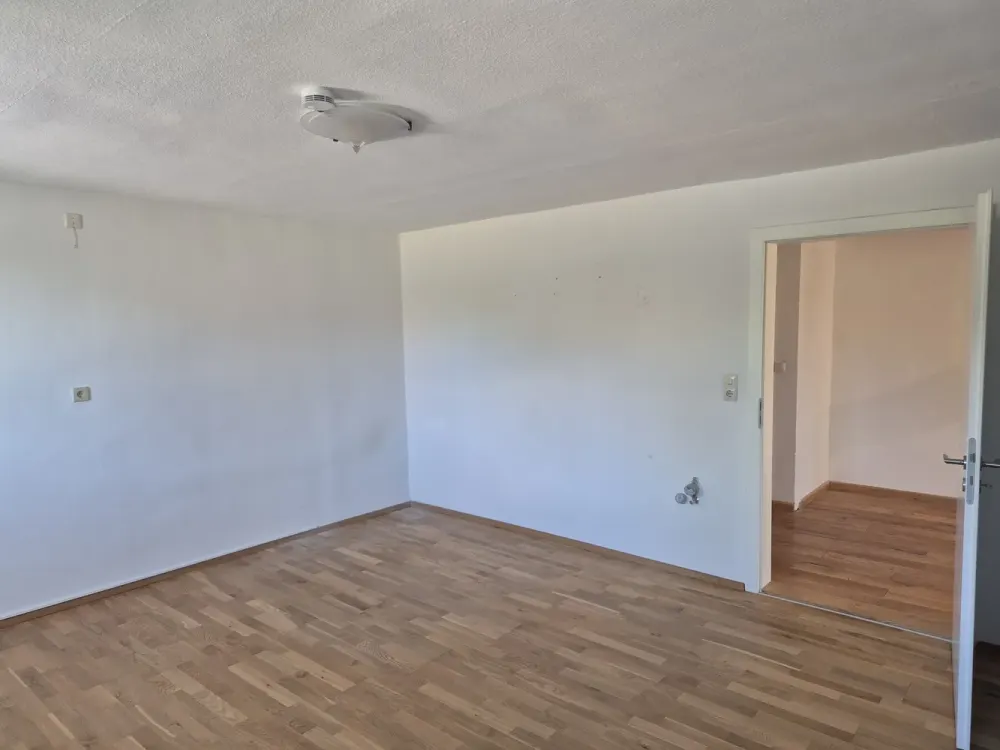 Mit Aussicht ins Grüne: 4-Zimmer-Wohnung im 1. OG in Ollarzried/Ottobeuren!