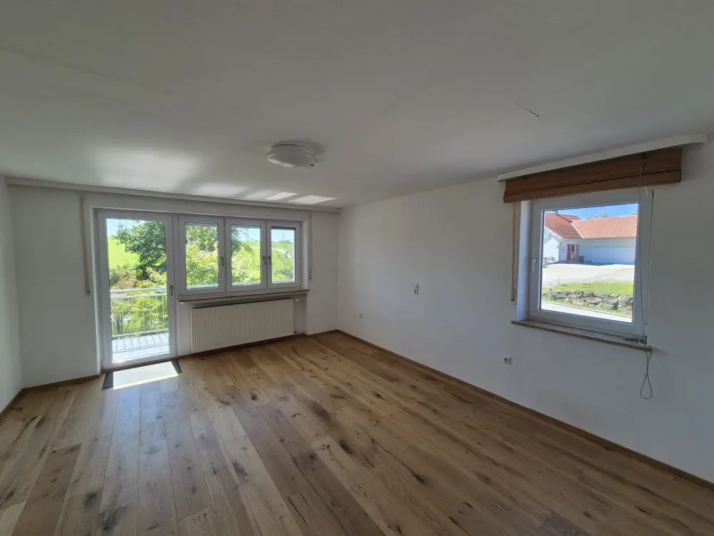Mit Aussicht ins Grüne: 4-Zimmer-Wohnung im 1. OG in Ollarzried/Ottobeuren!