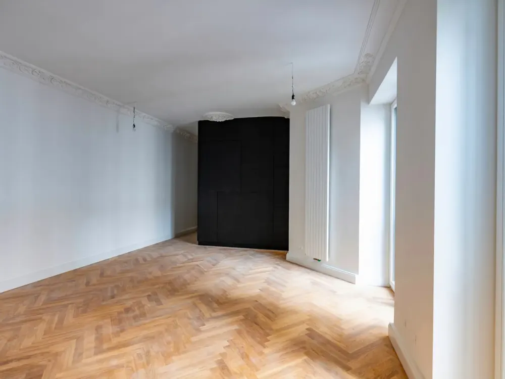 Zuhause in zwei Berliner Welten: Gründerzeit-Apartment mit Charme und Süd-Balkon