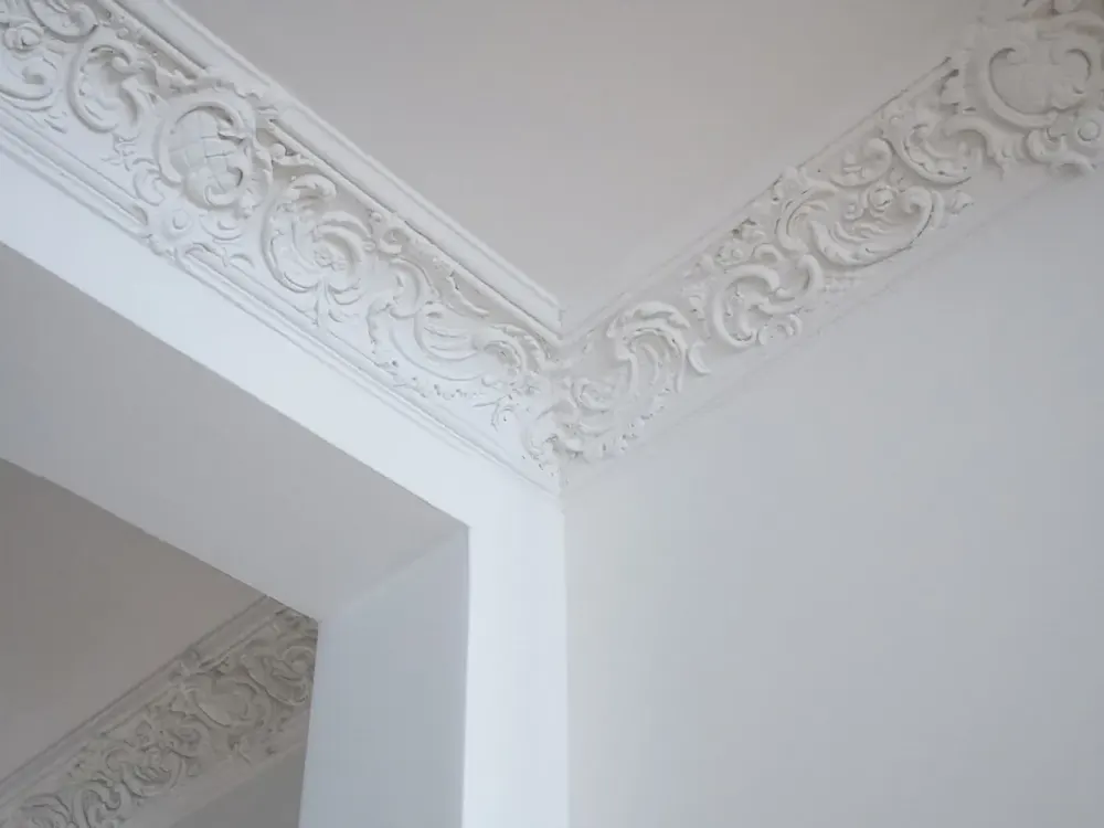 Zuhause in zwei Berliner Welten: Gründerzeit-Apartment mit Charme und Süd-Balkon