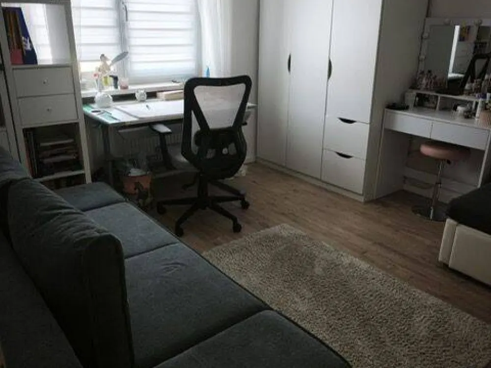 Großzügige 4-Zimmer-Wohnung mit Terrasse, Einbauküche und Stellplatz in Nürnberg-Katzwang