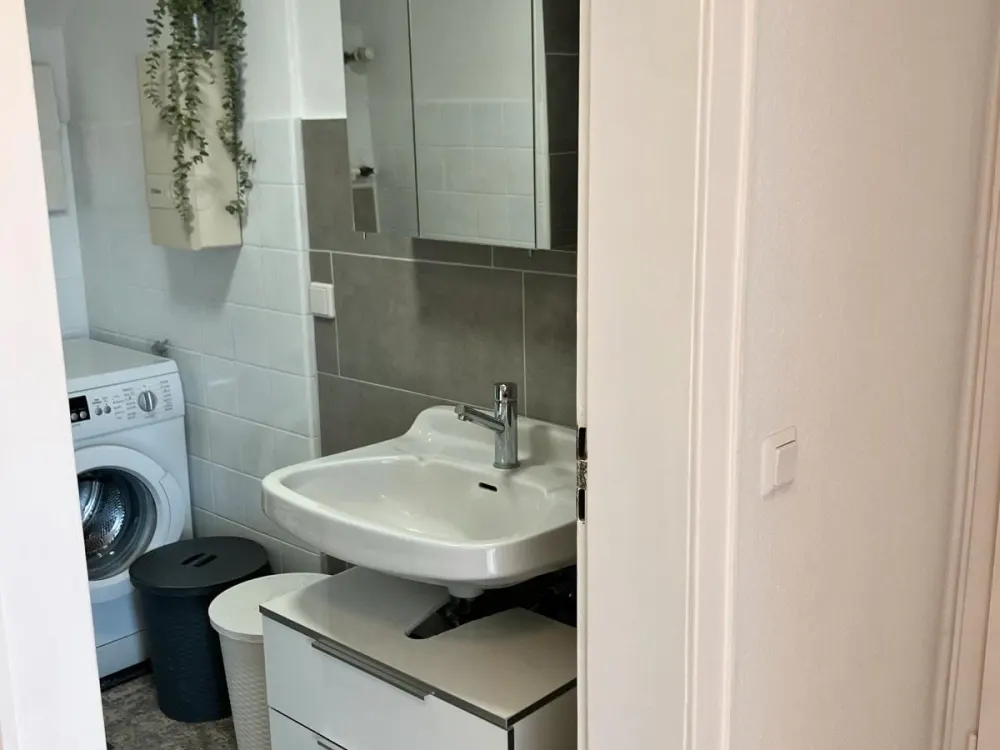 Ab 01.09 frei! 1,5 DG Wohnung im Kaiserviertel zu vermieten!