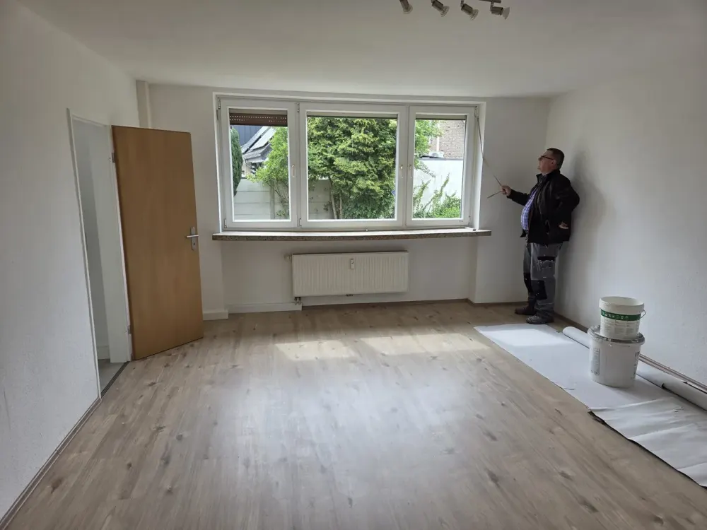 *** renovierte 1 Zimmer Wohnung im ERDGESCHOSS ***