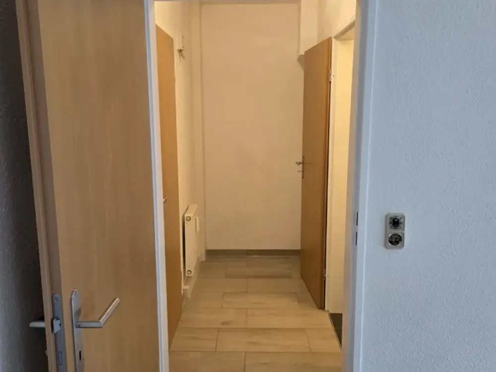 *** renovierte 1 Zimmer Wohnung im ERDGESCHOSS ***
