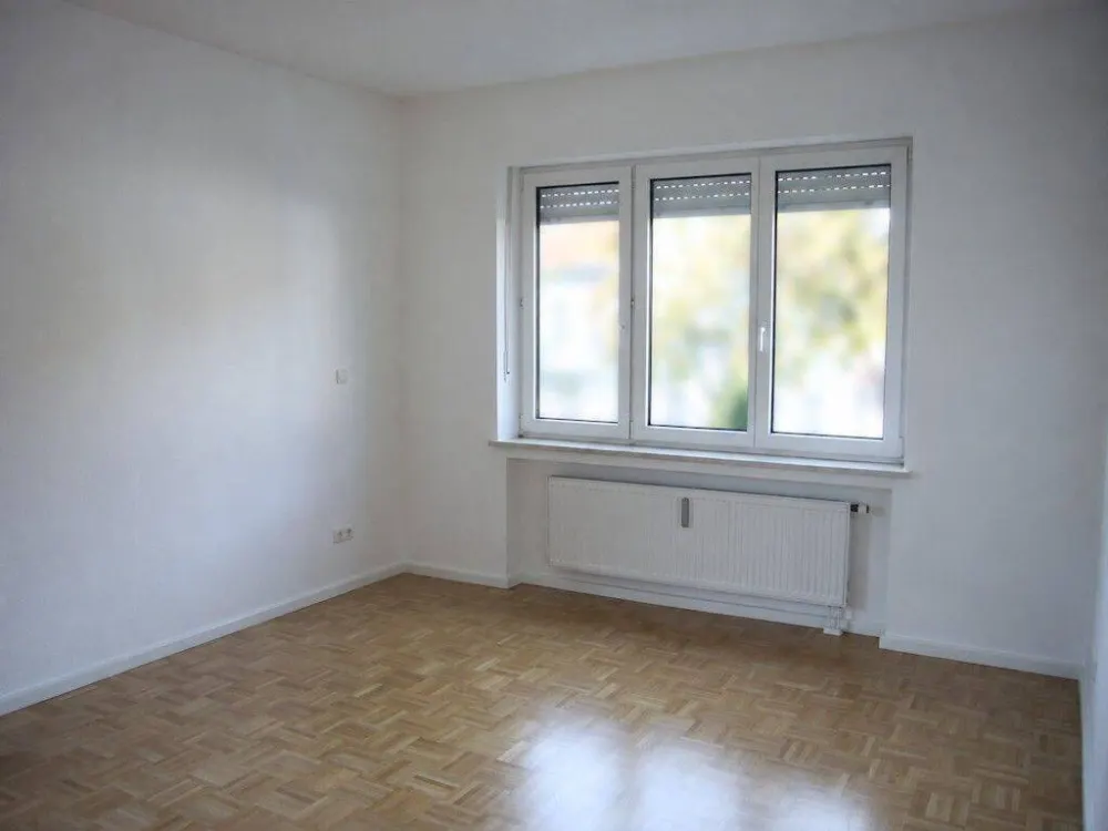 Bright 2-Room Apartment with Balcony in Munich-Maxvorstadt