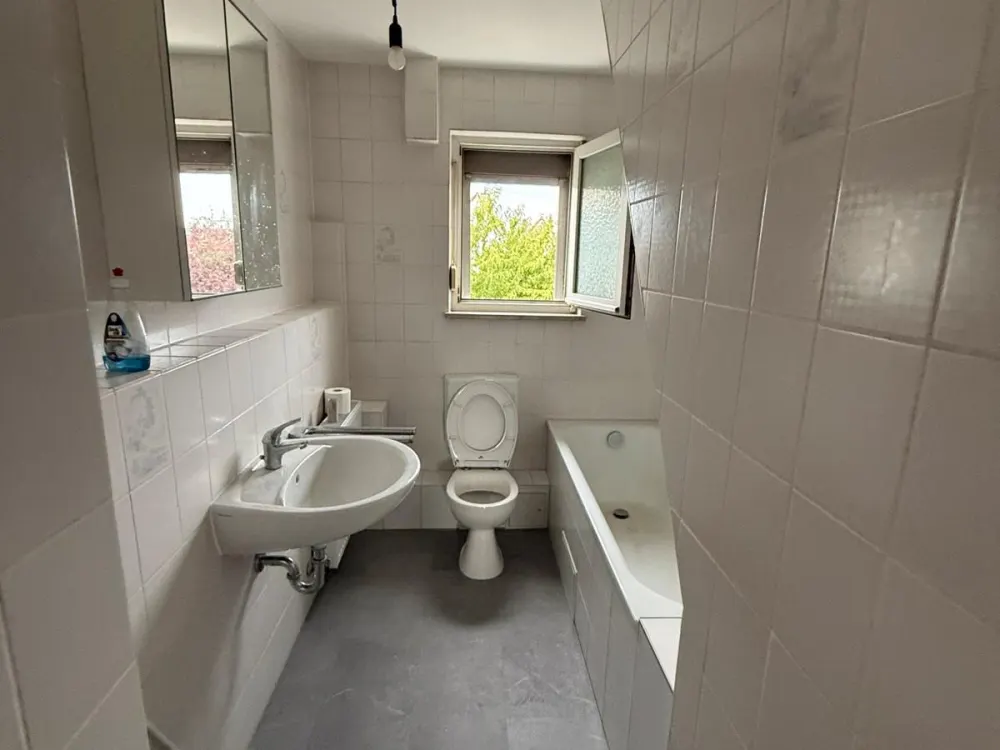Nur noch 1 Zimmer frei, möbliertes WG-Zimmer