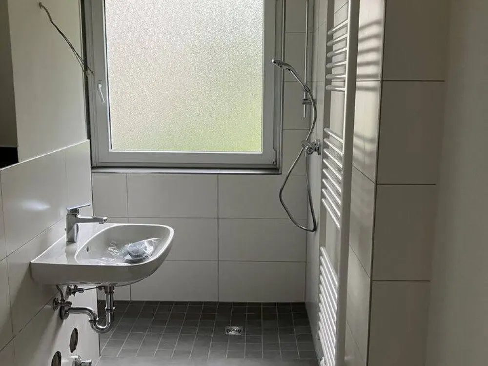 Bewegungsfreiheit in Ihrer bodengleichen Dusche.